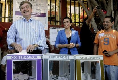 El candidato Francisco Vega, de la coalición Unidos por Baja California, este domingo.