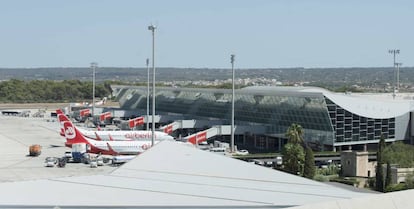 Exterior de la terminal del aeropuerto de Palma.