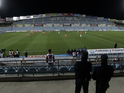 Panorámica del Coliseum de Getafe durante el Betis-Sevilla disputado en marzo de 2007. / RICARDO GUTIÉRREZ