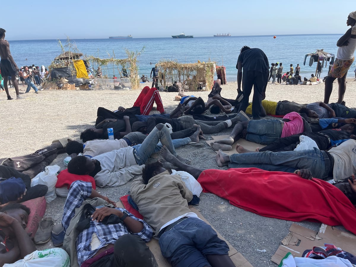 Última hora de la entrada de inmigrantes a Ceuta, en directo | Italia y Dinamarca rechazan “la inmigración descontrolada” y piden centros de deportación
