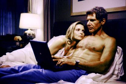 Harrison Ford ha compartido escenas con algunas de las mujeres más deseadas de Hollywood. En la imagen junto a  Michelle Pfeiffer en la película ‘Lo que la verdad esconde’ (2000).