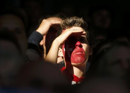 Un seguidor del serbio Novak Djokovic durante el partido de cuartos de final del Open de Australia en Melbourne.