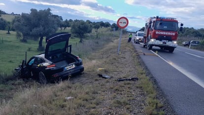 Uno de los coches implicado en el accidente de Plasencia.