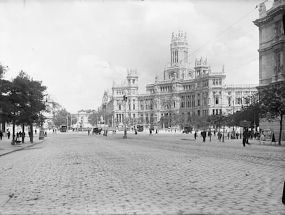 Palacio de Telecomunicaciones, en 1905, fotografía expuesta en 'Madrid metrópoli. El sueño de Antonio Palacios'.