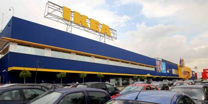 Exterior de un centro de Ikea en Espa&ntilde;a.