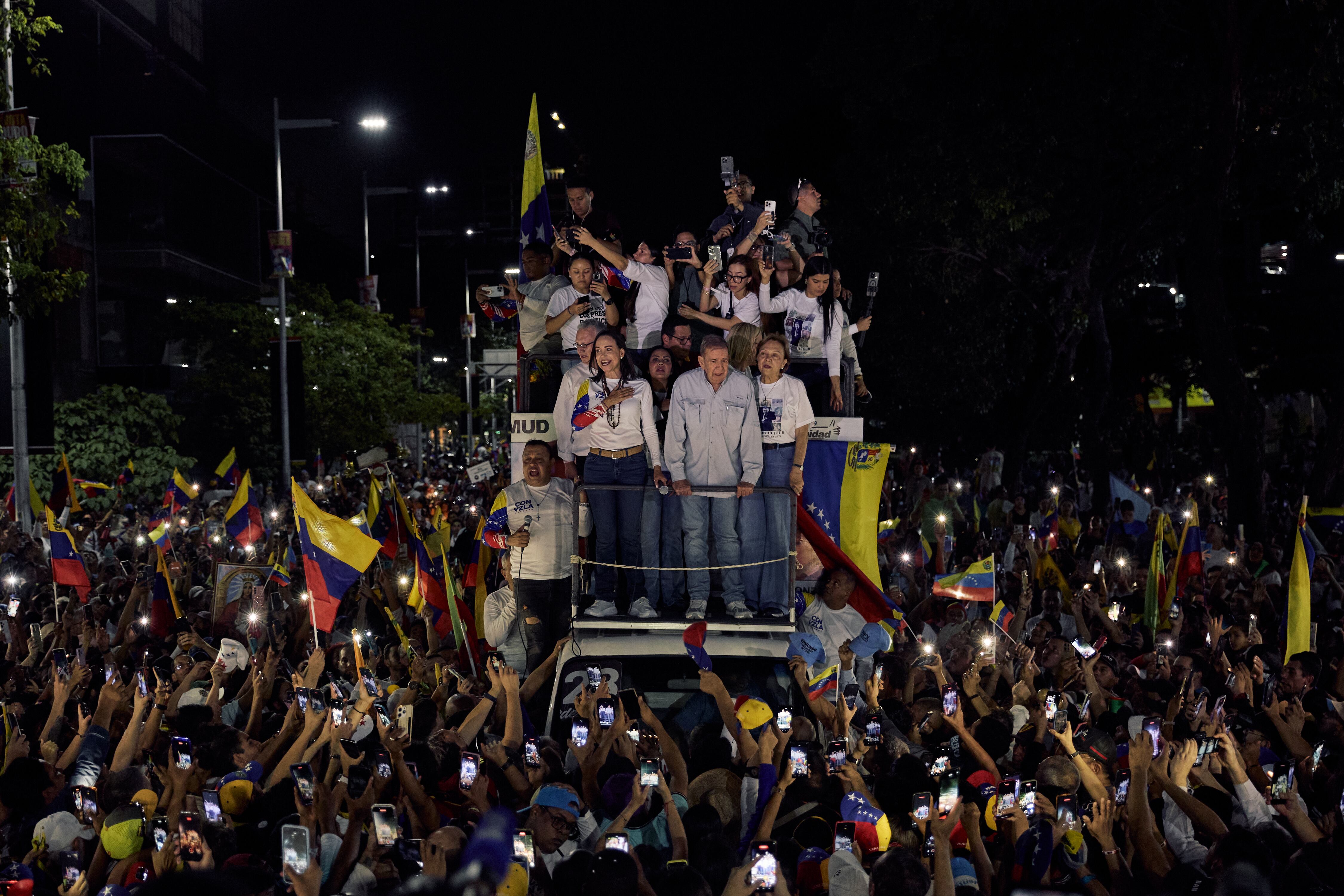 Edmundo González y María Corina Machado en el cierre dela campaña opositora, el 25 de julio en Caracas.