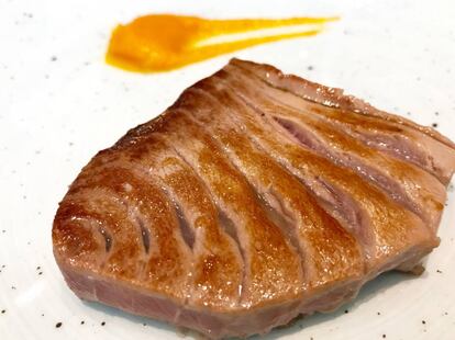 MORRILLO DE ATÚN A LA PLANCHA / CAPEL