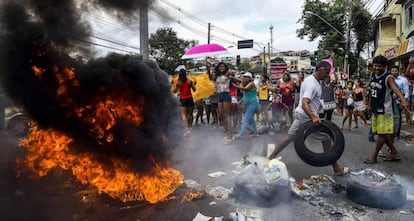 Manifestantes protestaram contra a paralisa&ccedil;&atilde;o da PM em Vit&oacute;ria em fevereiro. 