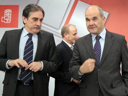 Valeriano Gómez, Manuel Chávez y Miguel Sebastián, el jueves.