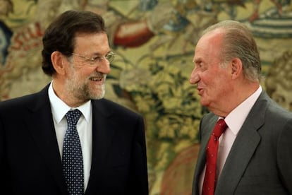 El rey Juan Carlos I y Mariano Rajoy en el Palacio de la Zarzuela durante una audiencia celebrada el pasado mes de agosto