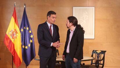 Pedro Sánchez with Unidas Podemos leader Pablo Iglesias.