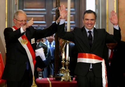A la derecha, Salvador Del Solar, nuevo ministro de Cultura de Per&uacute;, con el presidente Kuczynski.