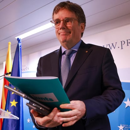 Brussels (Belgium), 09/12/2024.- President of the Together for Catalunya (Junts per Catalunya) party Carles Puigdemont gives a press conference following a board meeting of the party in Brussels, Belgium, 09 December 2024. (Bélgica, España, Bruselas) EFE/EPA/OLIVIER HOSLET
