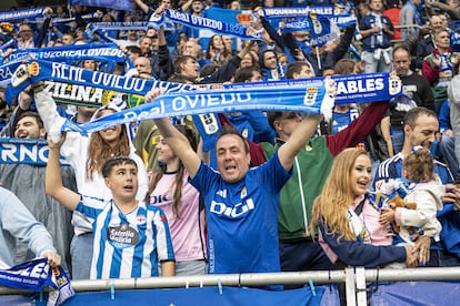 Los aficionados del Real Oviedo sueñan con regresar a LALIGA EA SPORTS.