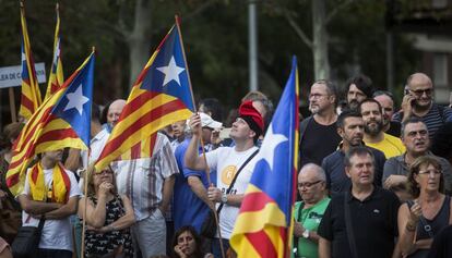 Participantes en el acto en Sant Boi celebrado el viernes