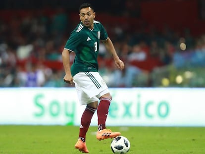 Fabián, durante un partido con la selección de México.