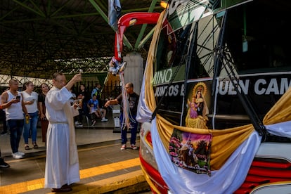 La devoción de los choferes por la Virgen del Carmen, en imágenes