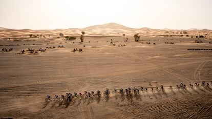 La Titan Desert, a su paso por el desierto de Marruecos. Imágenes cedidas por la organización.