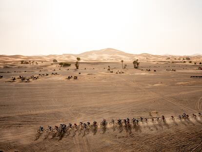 La Titan Desert, a su paso por el desierto de Marruecos. Imágenes cedidas por la organización.