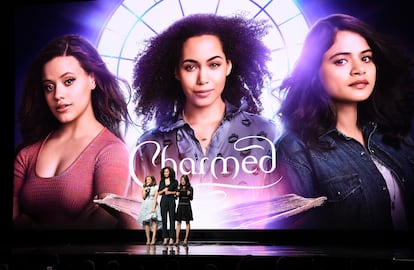 Sarah Jeffrey, Madeleine Mantock y Melonie Diaz, las nuevas 'Embrujadas', en 2018.