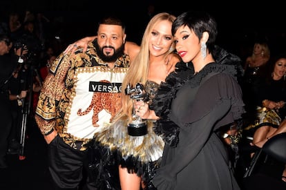 DJ Khalid, Jennifer Lopez y Cardi B asisten a los 2018 MTV Video Music Awards. 