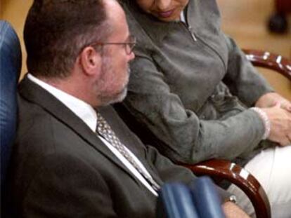 Eduardo Tamayo y María Teresa Sáez, en la Asamblea de Madrid.