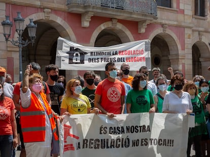 Partidos y entidades piden extender a toda España la ley que regula los precios de los alquileres.