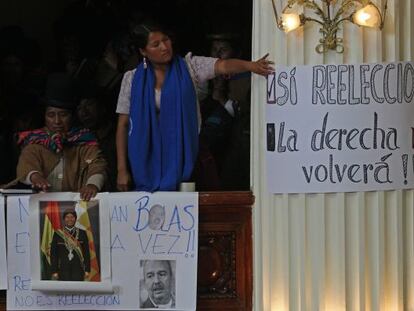 Simpatizantes de Morales, en el Congreso boliviano. 