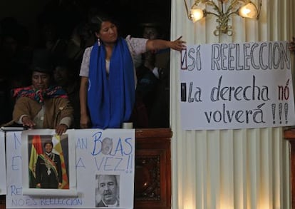 Simpatizantes de Morales, en el Congreso boliviano. 