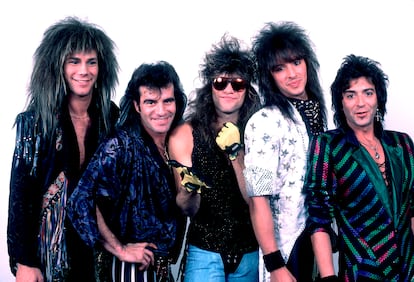 Bon Jovi, en Illinois en 1987. De izquierda a derecha: David Bryan, Tico Torres, Jon Bon Jovi, Richie Sambora y Alec John Such.