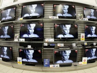 Televisores en una tienda.