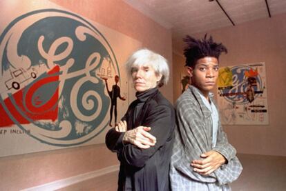 Andy Warhol y Jean-Michel Basquiat, fotografiados en Nueva York en septiembre de 1985.