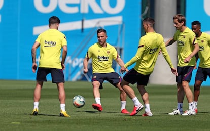 Arthur Melo, durant l'entrenament de dilluns del Barça.