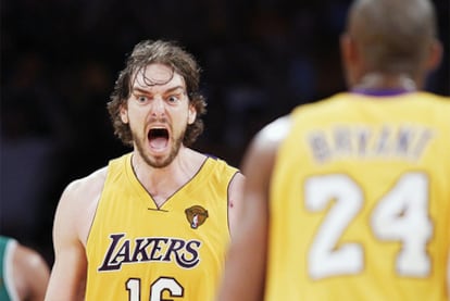 Pau Gasol celebra el triunfo sobre los Celtics en el séptimo partido de la final de la NBA.