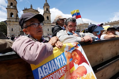 Simpatizantes de Petro en el evento que convocó el presidente para sancionar la ley de reforma pensional, este martes.