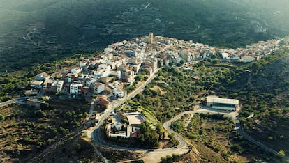 Vista aérea del municipio Les Useres en Castellón (Comunidad Valenciana).