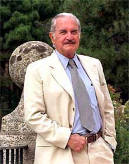 El escrtitor Carlos Fuentes, en El Escorial.