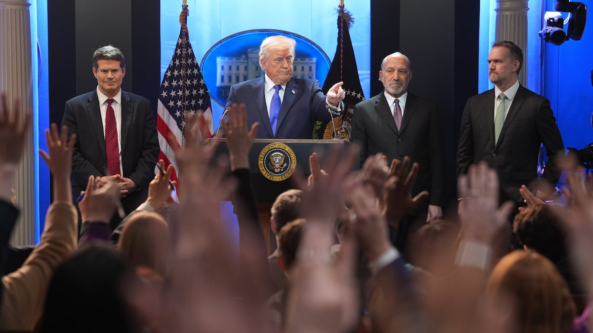 Trump announces 10% global tariff to circumvent Supreme Court ruling overturning his trade policy