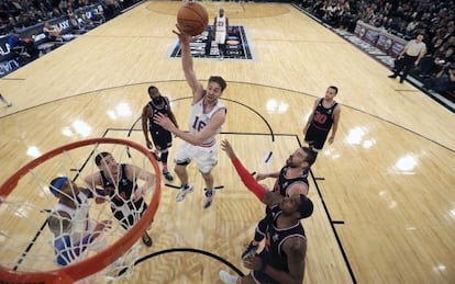 Pau Gasol durante el partido de la NBA en el Madison Square Garden.