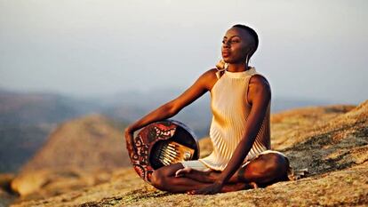 Hope Masike y su mbira / Foto zvembira