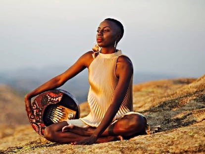 Hope Masike y su mbira / Foto zvembira