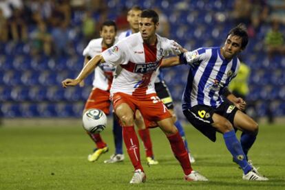 Roberto Batres (left) during a match against Hércules.