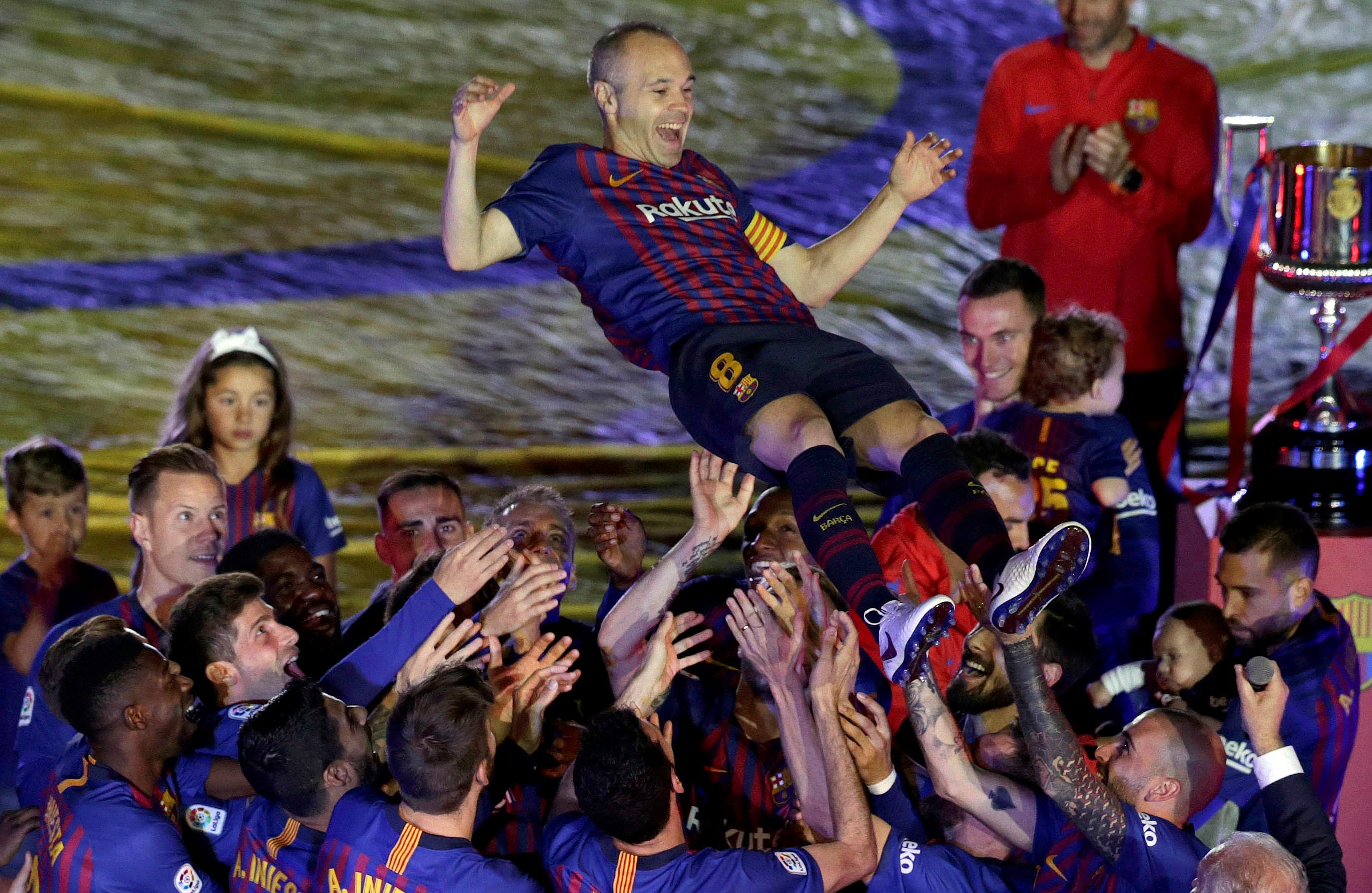 Andrés Iniesta, el niño abusón