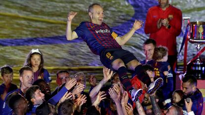 Iniesta, en 2018 tras su último partido con el Barça.