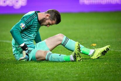 De Gea se duele instantes antes de ser sustituido.