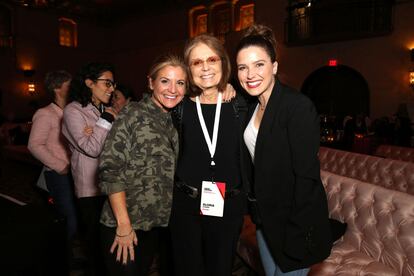 Glennon Doyle, Gloria Steinem y Sophia Bush en 2018.