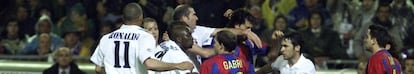 Ronaldo, Mendieta, Makelele, Zidane, Gabri, Motta y Xavi, durante la tangana.