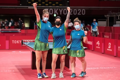 Danielle, Bruna e Jennyfer, equipe brasileira bronze em Tóquio.