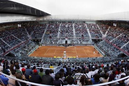 Panorámica de la pista central de la Caja Mágica de Madrid.