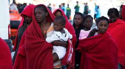 Llegada este jueves al puerto granadino de Motril de un grupo de 111 migrantes.